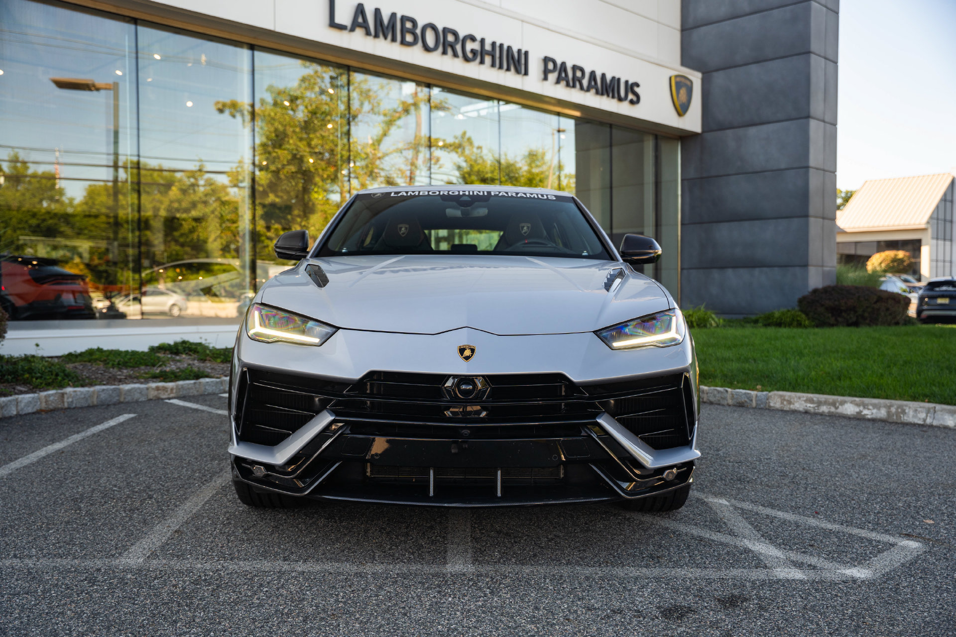Used 2024 Lamborghini Urus Performante AWD/4WD image 2