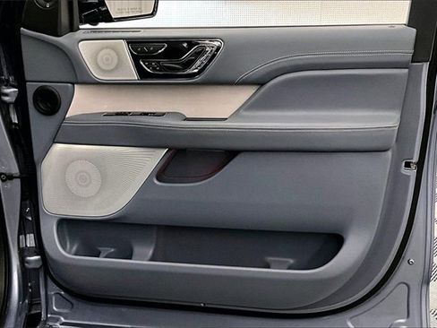 Used 2023 Lincoln Navigator Black Label image 17