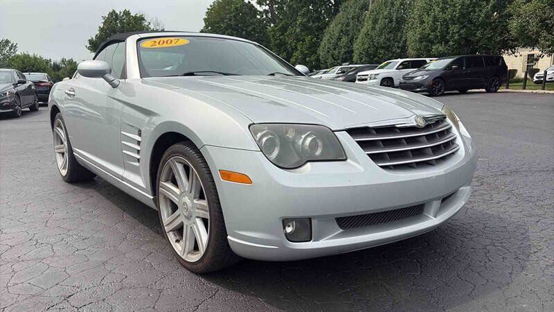 Used 2007 Chrysler Crossfire Limited RWD image 2