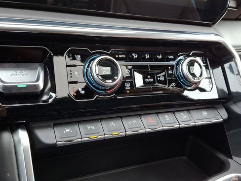 Used 2023 GMC Sierra 1500 Denali Ultimate image 17