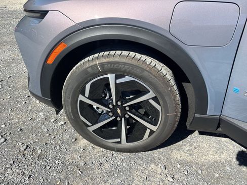 New 2026 Chevrolet Equinox EV LT image 13