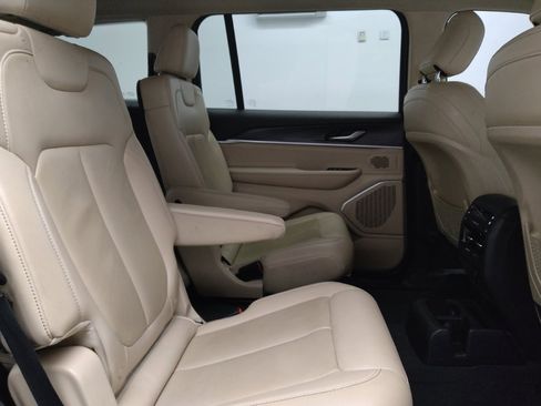 Used 2022 Jeep Grand Cherokee L Limited image 19