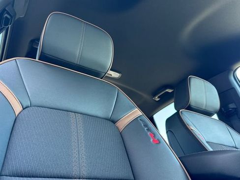 New 2026 GMC Canyon AT4 image 18