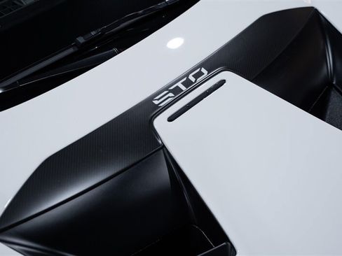 Used 2022 Lamborghini Huracan STO RWD image 64