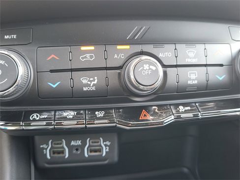 Used 2021 Dodge Durango SXT image 17