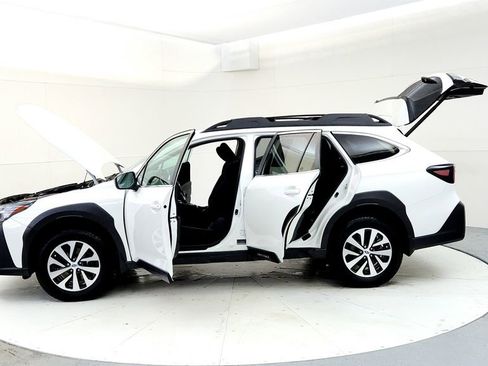 Used 2024 Subaru Outback Premium AWD/4WD image 10