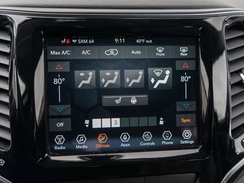 Used 2020 Jeep Cherokee Limited AWD/4WD image 18