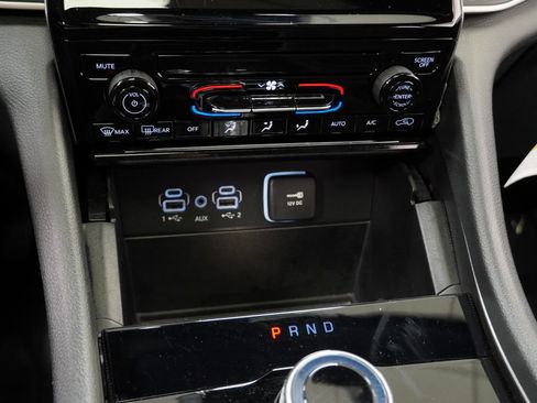 Used 2025 Jeep Grand Cherokee Laredo X AWD/4WD image 35