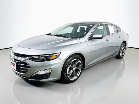 Used 2024 Chevrolet Malibu LT image 3