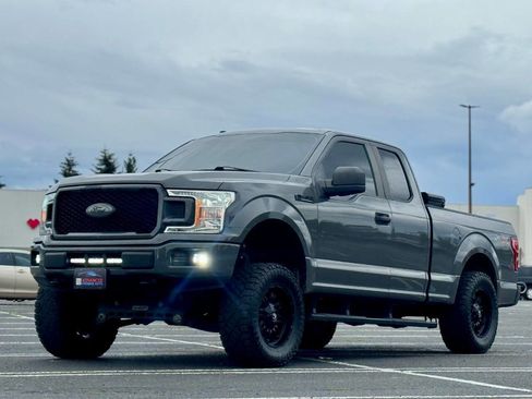 Used 2018 Ford F150 XL w/ Equipment Group 101A Mid AWD/4WD image 4