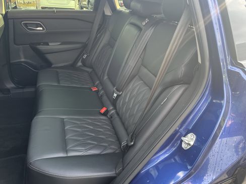 Used 2023 Nissan Rogue Platinum w/ Platinum Premium Package image 14