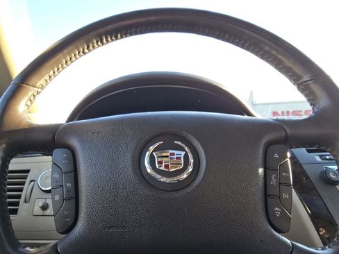 Used 2009 Cadillac DTS w/ Sun And Sound Package image 19