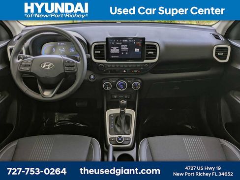 Certified 2025 Hyundai Venue Limited FWD image 16