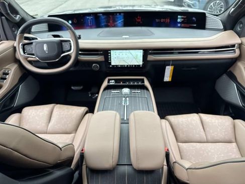 New 2026 Lincoln Navigator L Black Label AWD/4WD image 19