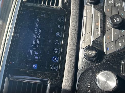 Used 2017 Chrysler Pacifica Touring FWD image 5