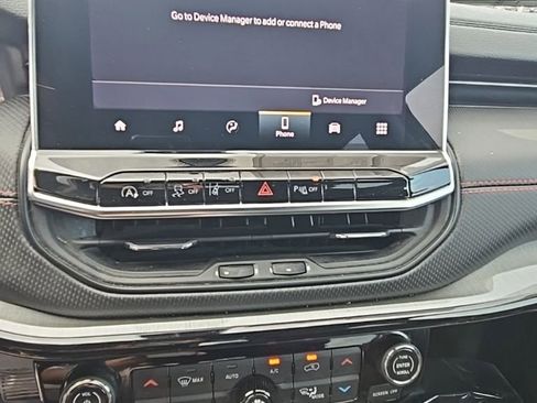 Used 2024 Jeep Compass Trailhawk image 16