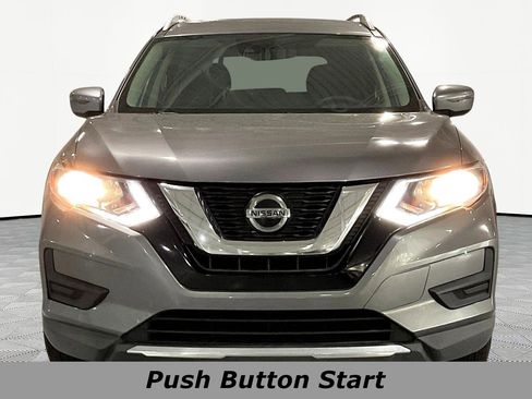 Used 2019 Nissan Rogue SV image 2
