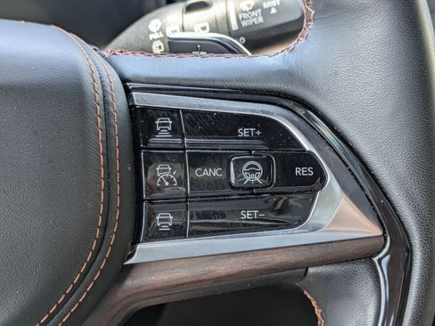 Used 2024 Jeep Grand Cherokee L Summit AWD/4WD image 22