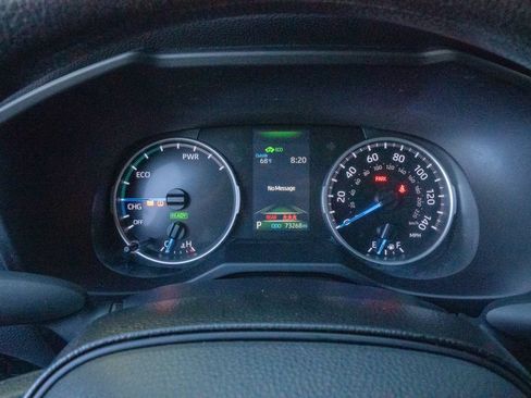 Used 2021 Toyota RAV4 LE AWD/4WD image 13
