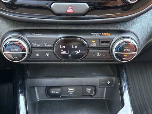 Used 2025 Kia Soul EX image 24