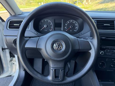 Used 2014 Volkswagen Jetta S image 16