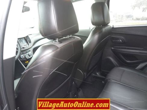 Used 2017 Chevrolet Trax LT w/ LT Convenience Package image 21