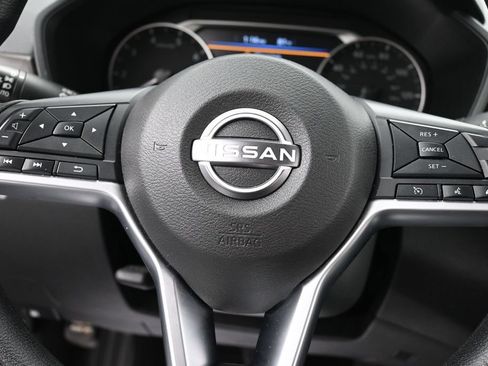 Used 2024 Nissan Altima 2.5 SV FWD image 12