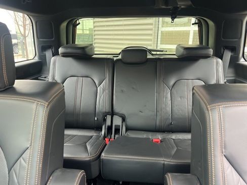 Used 2024 Ford Expedition Platinum image 20