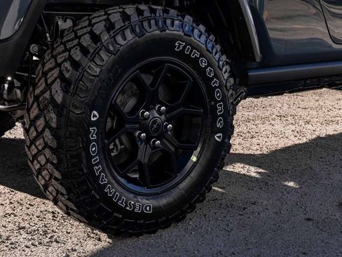 New 2026 Jeep Gladiator Sport AWD/4WD image 9