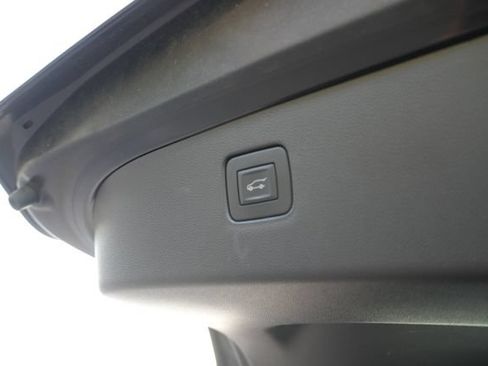 Used 2025 Buick Envista Sport Touring w/ Convenience I Package FWD image 11