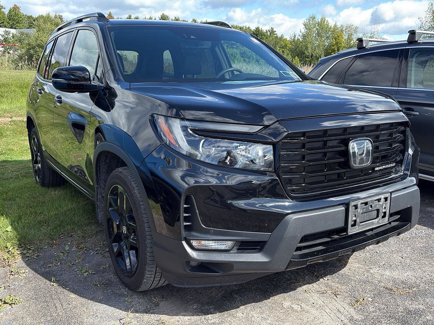 Used 2024 Honda Passport Black Edition image 2