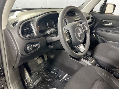 Used 2023 Jeep Renegade Altitude AWD/4WD image 9