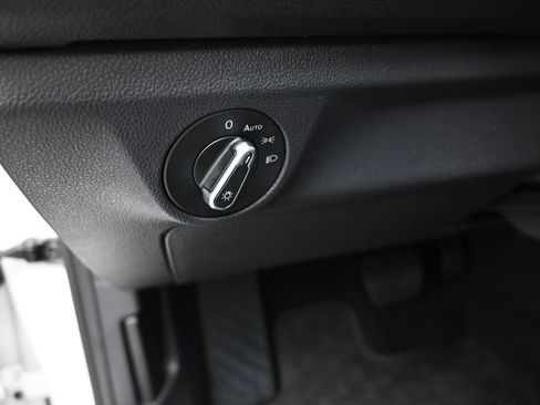 Used 2024 Volkswagen Jetta SE w/ Panoramic Sunroof Package FWD image 13