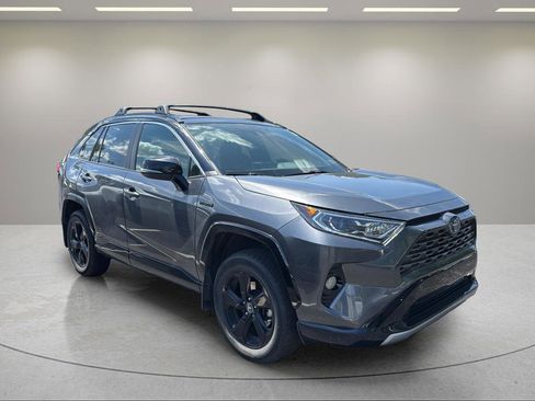 Used 2021 Toyota RAV4 XSE AWD/4WD image 4