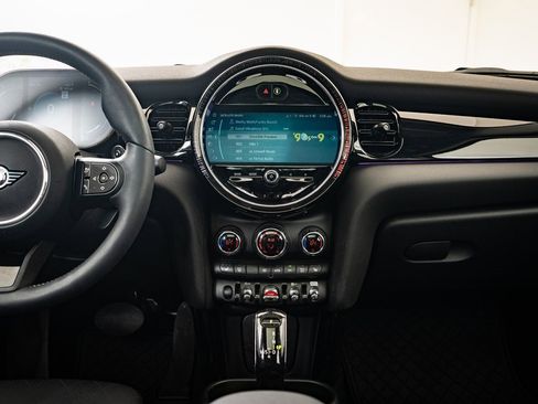 Used 2024 MINI Cooper S w/ Signature Upholstery Package image 29