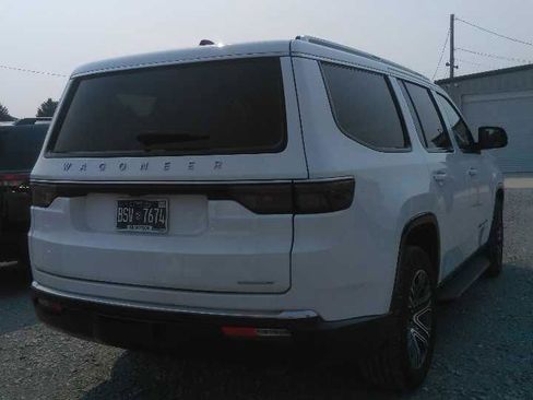 Used 2024 Jeep Wagoneer Series II w/ Flexible Seating Group image 6