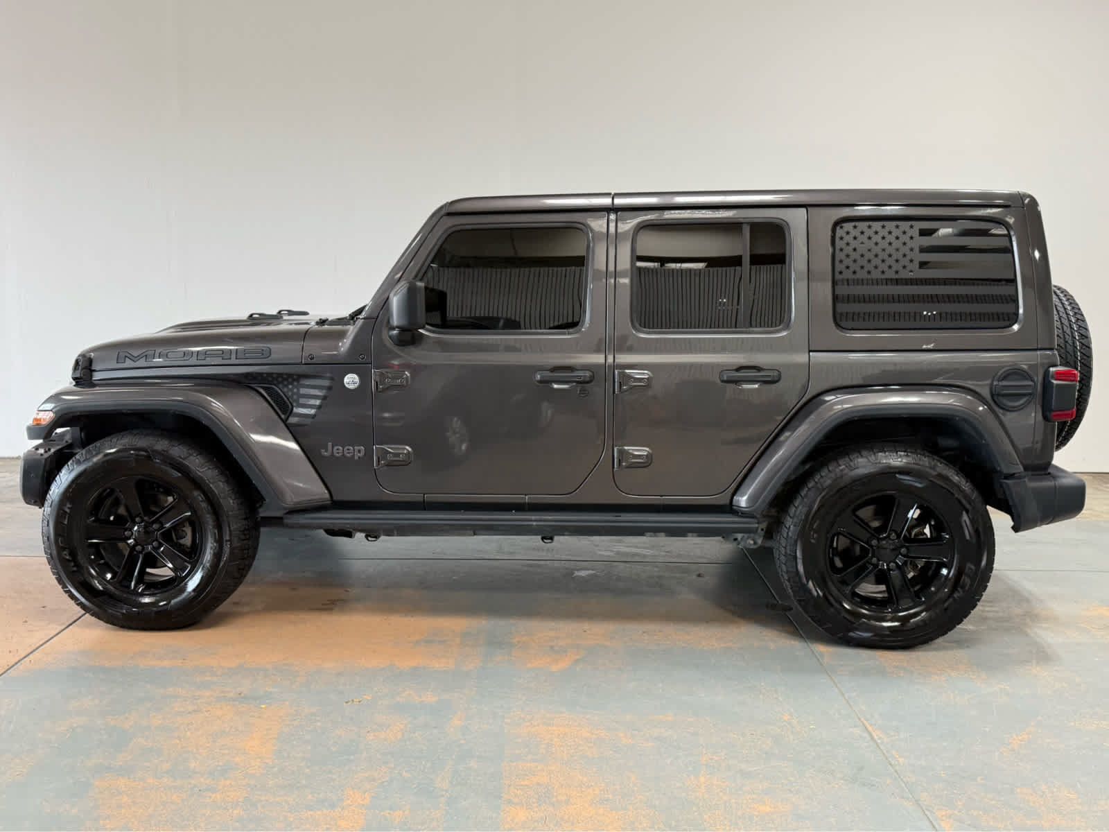 Used 2018 Jeep Wrangler Unlimited Sahara w/ Quick Order Package 24M Moab AWD/4WD image 2