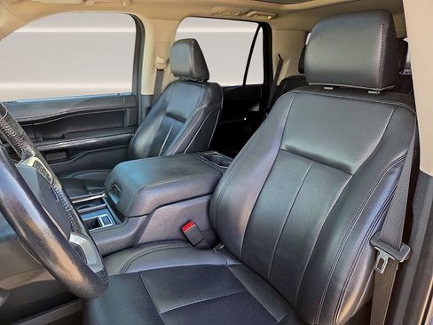Used 2023 Ford Expedition XLT RWD image 15