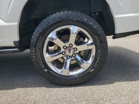 Used 2021 Ford F150 Lariat w/ Equipment Group 502A High AWD/4WD image 13