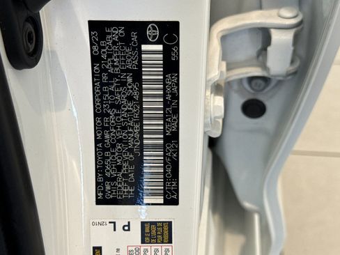 Used 2024 Toyota Corolla SE w/ SE Package FWD image 16