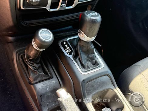 Used 2018 Jeep Wrangler Unlimited Sport S AWD/4WD image 13