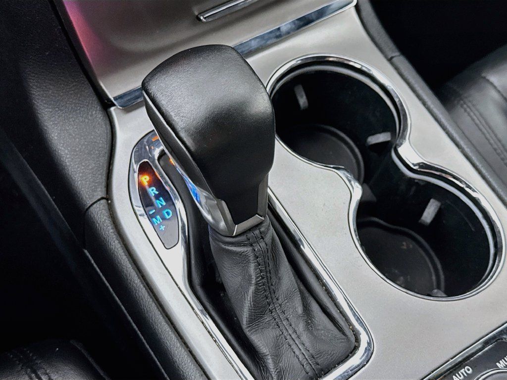 Used 2019 Jeep Grand Cherokee Limited AWD/4WD image 18