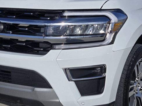 Certified 2024 Ford Expedition Limited image 10