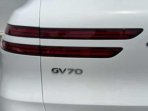 Used 2025 Genesis GV70 3.5T Sport w/ Sport Advanced Package AWD/4WD image 10