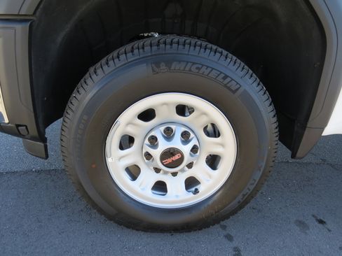 New 2025 GMC Sierra 2500 Pro w/ Convenience Package image 14