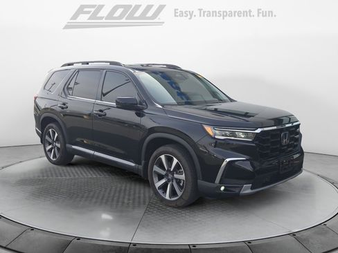 Used 2025 Honda Pilot Elite image 1
