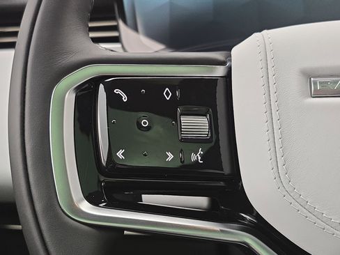 New 2026 Land Rover Range Rover Sport SE image 17