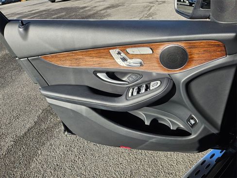 Used 2022 Mercedes-Benz GLC 300 4MATIC image 7