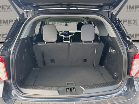 Used 2022 Ford Explorer XLT w/ Equipment Group 202A image 28