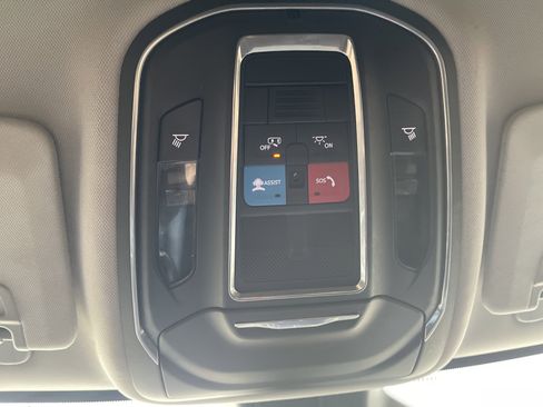 Used 2023 Jeep Grand Cherokee L Laredo image 30